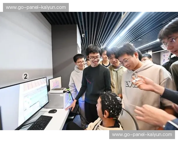 脑机接口革新导播控制方式，实现意念切换镜头画面